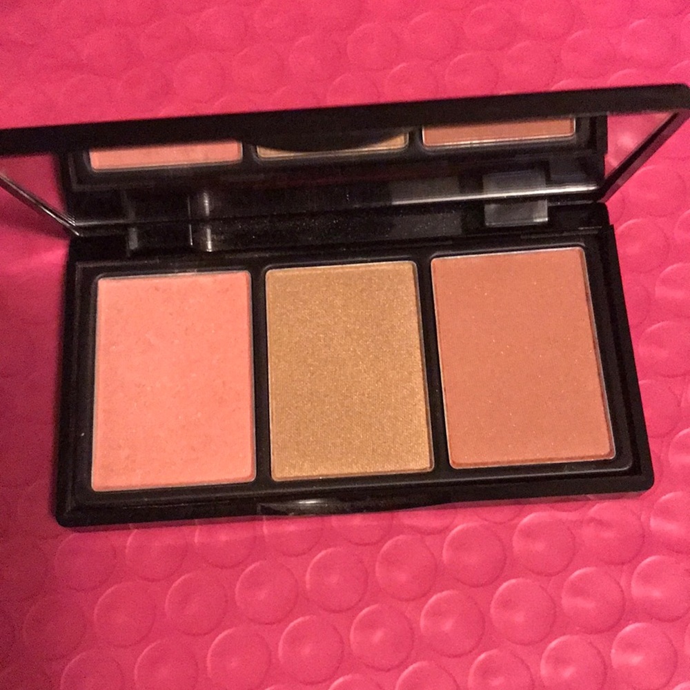 Elizabeth Arden 2 blushes 1 highlighter NWOT